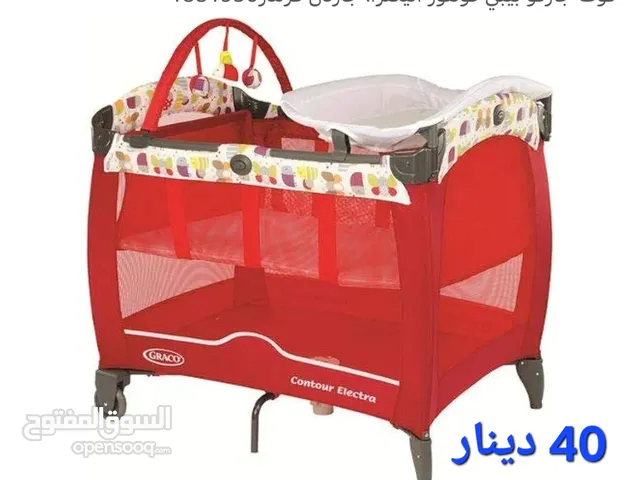 تخت بيبي نوع Graco لون احمر