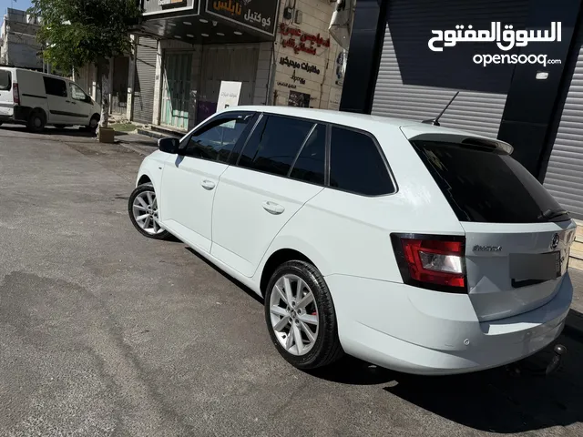 Byسكودا فابيا