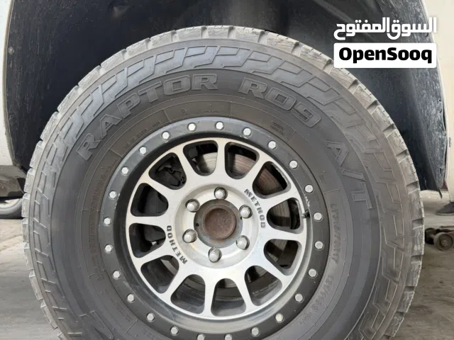 للبيع اربع تواير حجري شرط انظاف مقاس 315/70/17