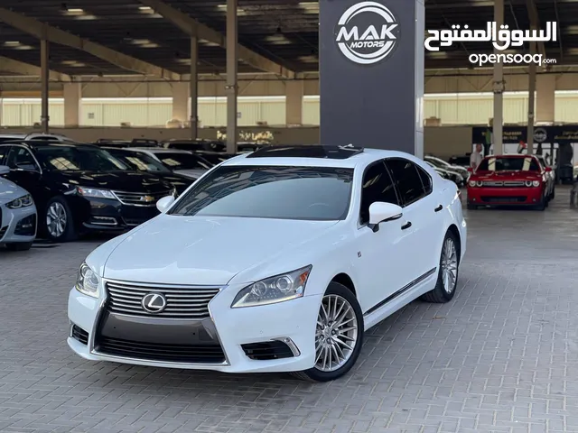 4.6L V8 / F-SPORT / LOW MILEAGE / 19"RIMS / BLIND SPOT / BIG SEATS /IN PERFECT CONDITION