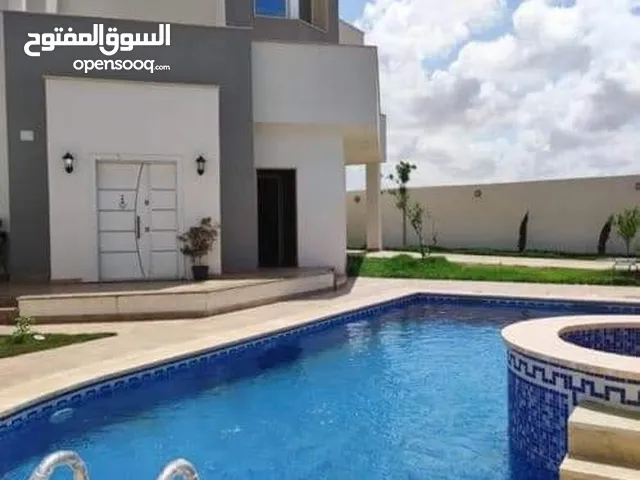 390 m2 4 Bedrooms Villa for Sale in Tripoli Tajura
