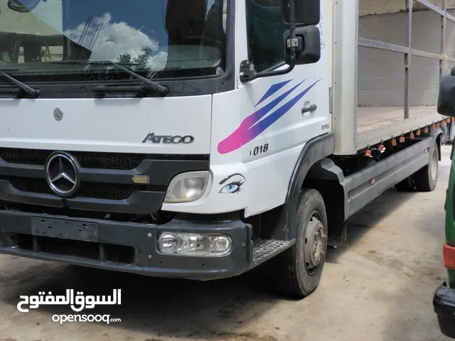شاحنه مرسيدس اتكو