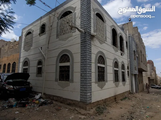 134 m2 5 Bedrooms Townhouse for Sale in Sana'a Madbah