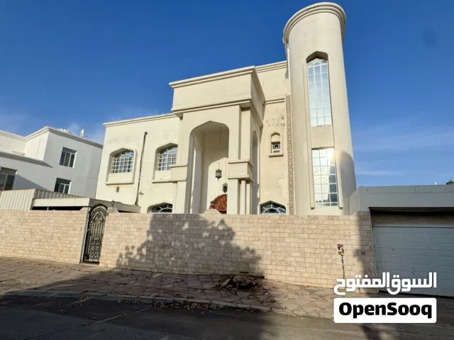 900 m2 More than 6 bedrooms Townhouse for Sale in Muscat Ghubrah