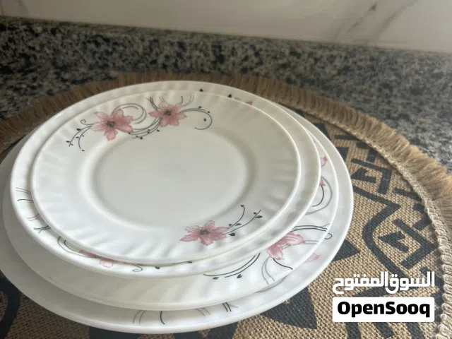طقم سفرة مكون من 100 قطعة جدا راقي ومرتب