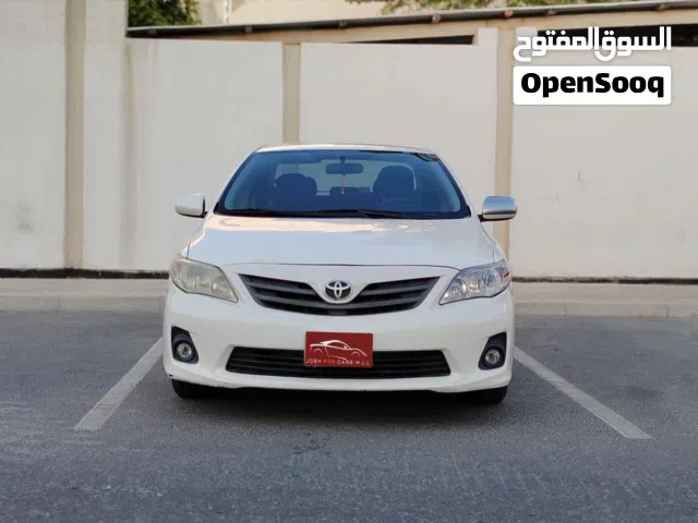 2013 تويوتا كورولا Standard