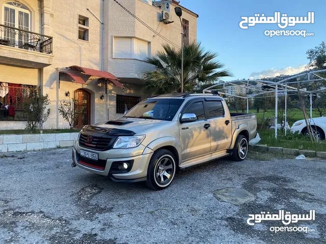 Used Toyota Hilux in Ajloun