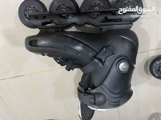 Skates للبيع  لون أسود  مستعمل  مركه LYNX جيده جداً