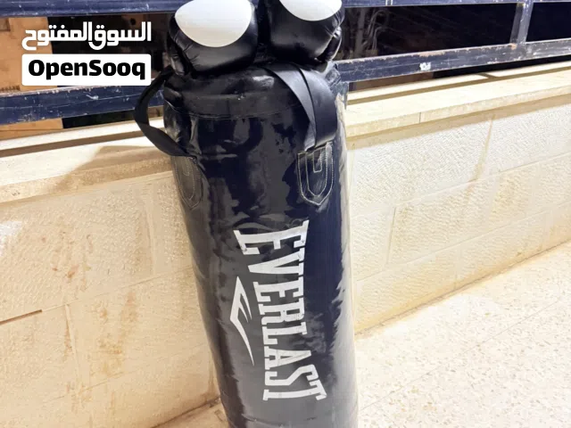 كيس بوكس مع قفازات ملاكمة للبيع