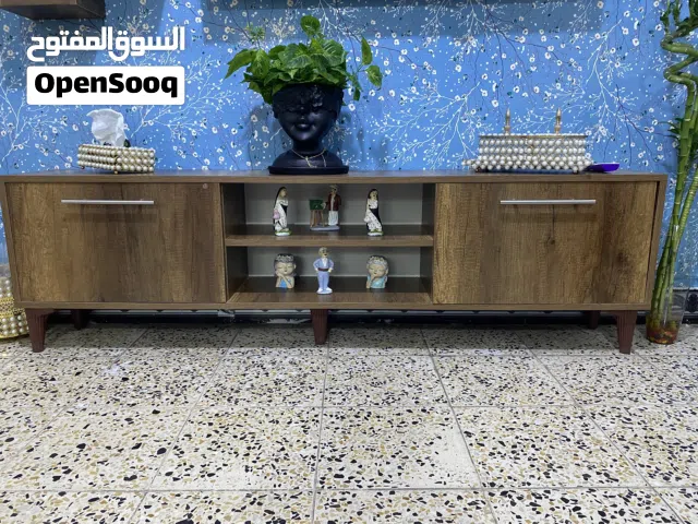 السلام عليكم ميز تلفزيون للبيع السعر 70 وبي مجال مكاني بغداد الطالبيه