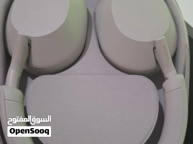للبيع سماعة سوني WH-1000XM5 الأصلية أحدث إصدار من الفئة الكبيرة فوق الأذن باللون الفضي الملكي سلفر