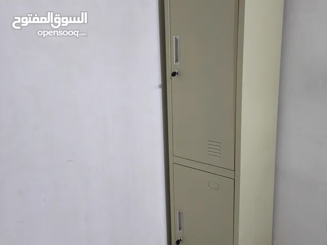 لوكر دواليب اغراض للبيع لون فستقي نظيف كلشي مابي خانة عدد 2 مثل ما موضح بالصور وتفاصيل أكثر ُُُُِٓٓ
