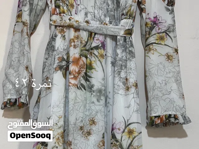 فساتين منهم جديد ومنهم استخدام بسيط