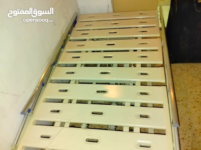 سرير طبي كهربائي