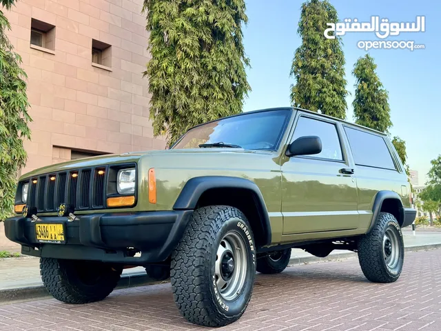 Cherokee Two Door 98 Manual  شيروكي بابين 98 جير عادي اصل