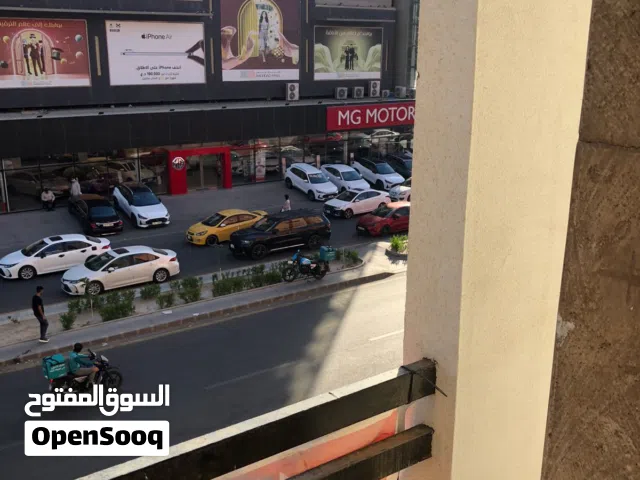 شقة طابق ثاني مكونة من ثلاثة غرف