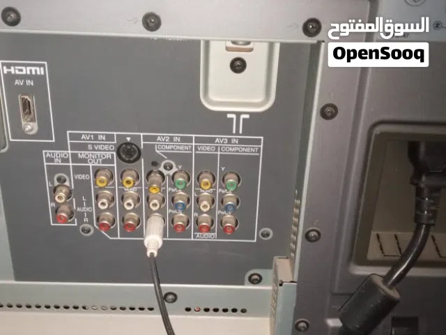 مسرح منزلي تتكون من   DVD وشاشه مع طاوله ثابتة   واربع سماعات وسماعة صب سستم نوع panasonic السعر 150