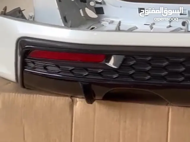 دعاميات لاندكروز موديل 2023-2024 مغلف نانو يجود جملة لون ابيض و اسود صدفه اكثر من قطعة بدون لحية