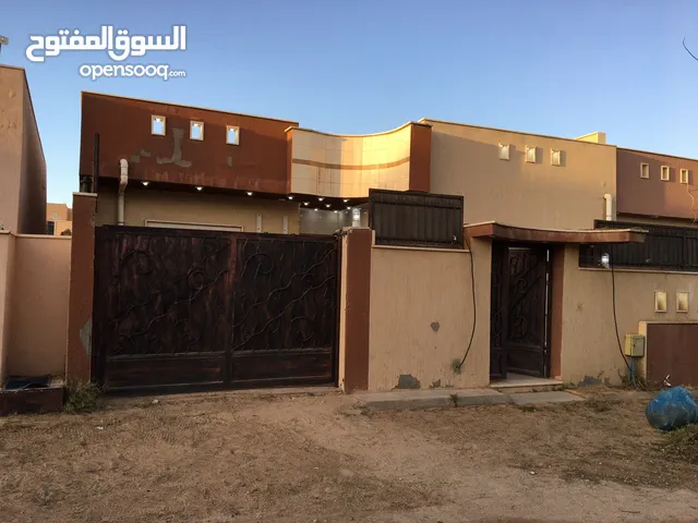 195m2 3 Bedrooms Villa for Sale in Tripoli Al-Serraj