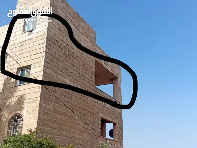 شقتين للبيع ارضية وطابق ثالث وبلكونه سوبر لوكس