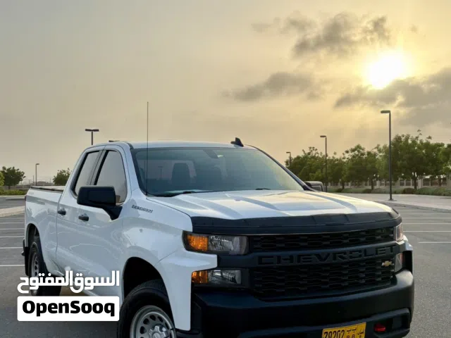 شفروليه سلفرادو دفع رباعي 4wd 8 سلندر 5.3 تسجيل جديد و جاهز للاستخدام سيارة بحالة ممتازة .