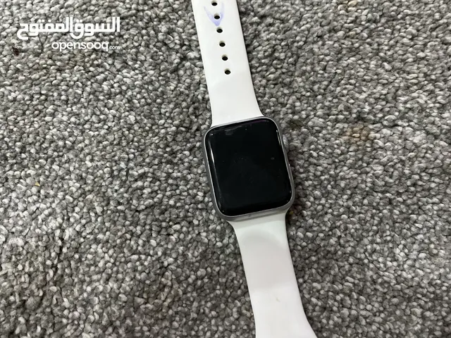ساعه غير اصليه ولاكن جيده جدن و سماعه اصليه ابل وحده شغاله ووحده لا