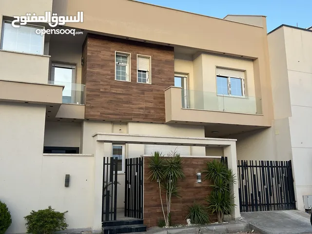 250 m2 4 Bedrooms Villa for Sale in Tripoli Al-Serraj