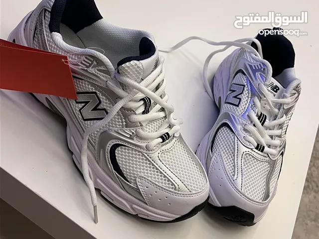 White Sport Shoes in Amman