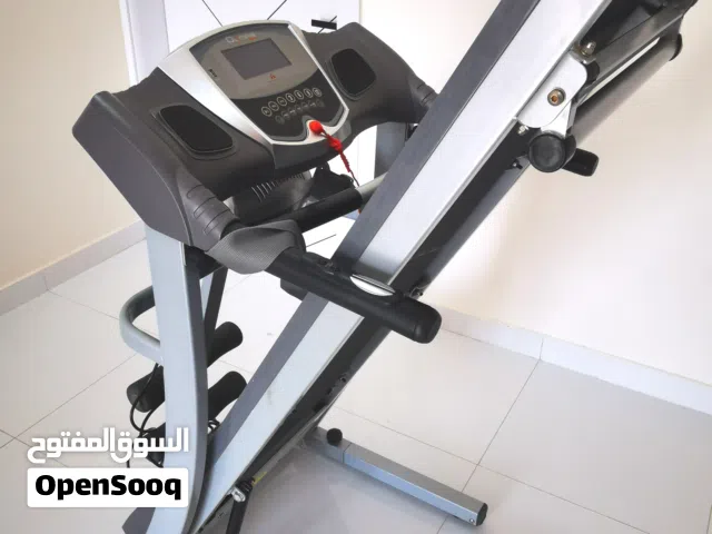 جهاز مشي مع جهاز إزالــة الدهون والترهــلات بحاله ممتازه