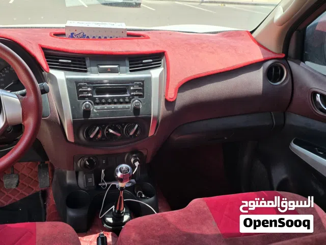 2017 نيسان نافارا SE