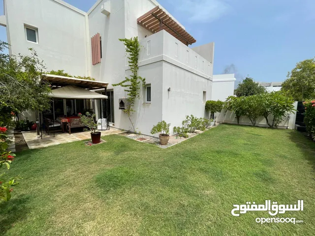 Luxurious 4 Bed Villa in The Wave Al Mouj