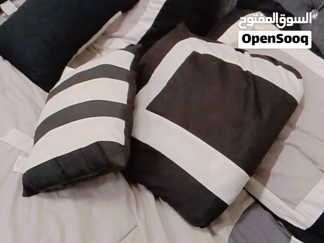 خزانه ملابس وتخت للبيع