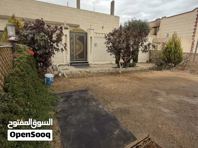 160 m2 3 Bedrooms Townhouse for Rent in Ma'an Ma'an Qasabah