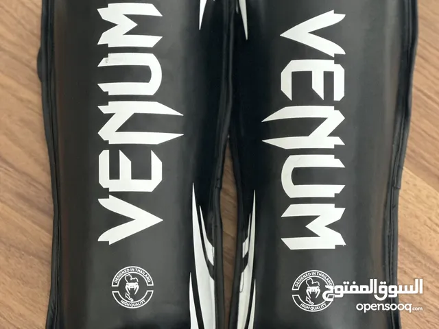 Venum shin guard medium size