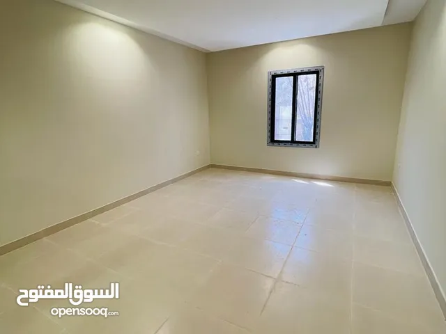 165 m2 4 Bedrooms Apartments for Rent in Dammam Al Wahah