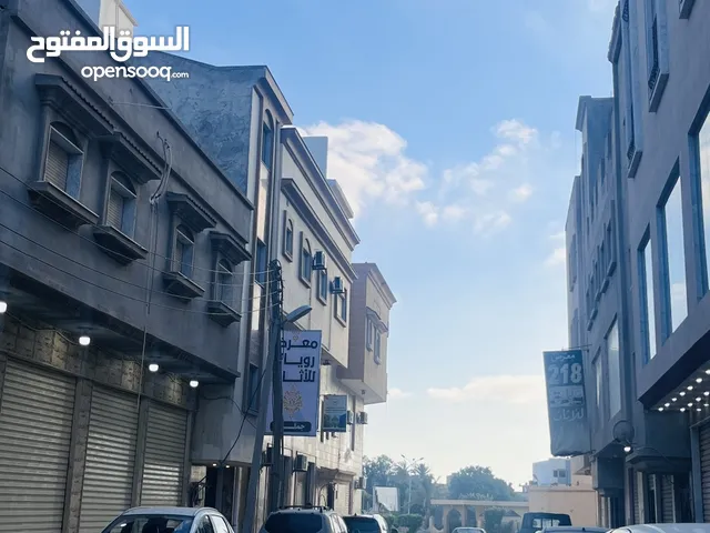 صالات لايجار على دورين مساحتهن300