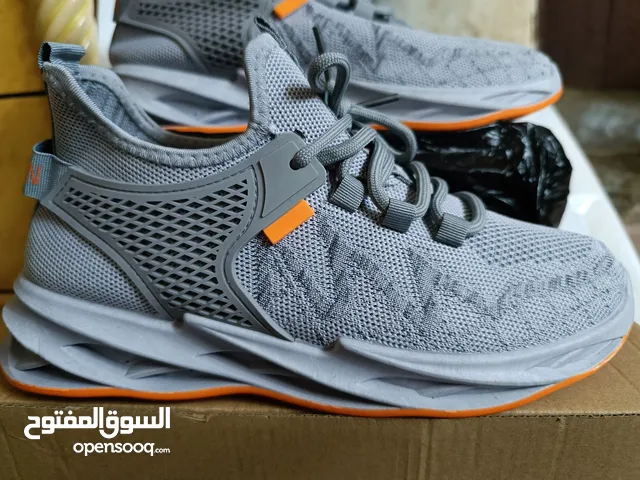 Other Sport Shoes in Aden