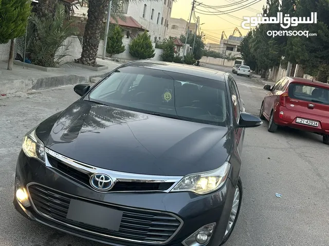 تيوتا افالون للبيع بحالة الوكالة