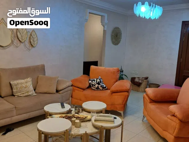 شقة مفروشة للإيجار شبه ارضي الشميساني شارع النقابة مساحه دخليه 100متر مساحه خارجيه 100