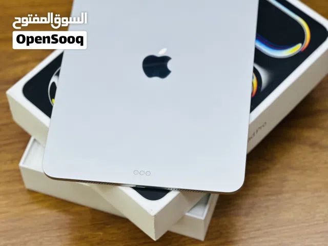 iPad Pro M5 11-inch 256GB battery health 100% Cycle count 12 only. 11 Months under warranty.