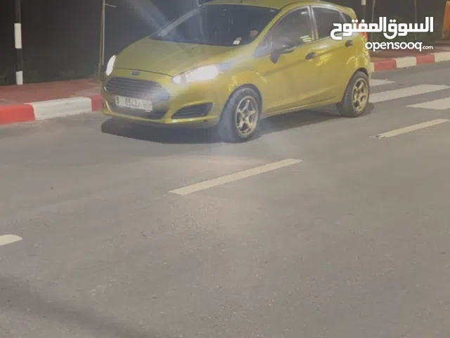 فورد فستا مطور 1400 بنزين السيارة الصلاة على النبي مش ناقصها برغي كاملة مكملة السعر على الخاص