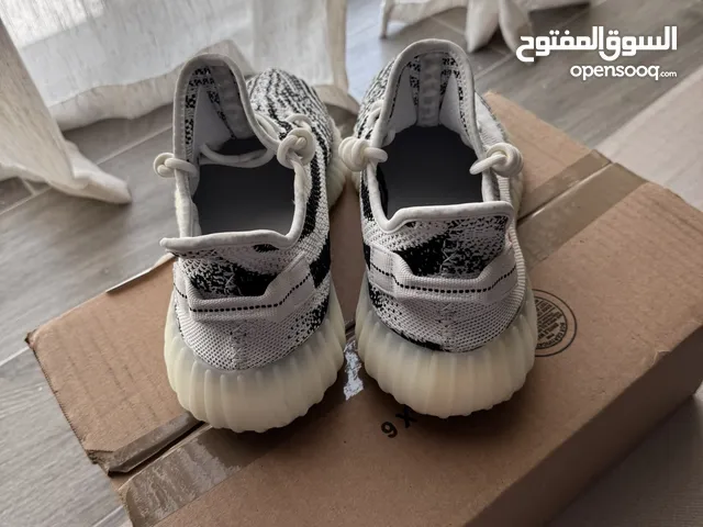 Adidas Yeezy zebra