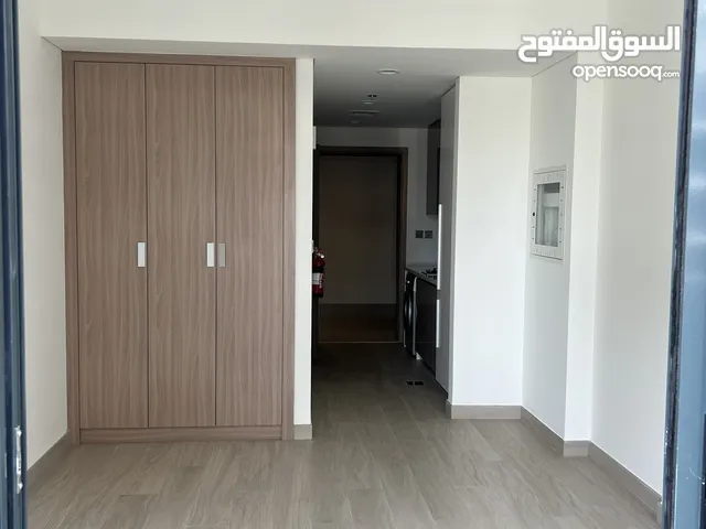 استديو للاجار في دبي من المالك مباشر ، في مدينه محمد بن راشد