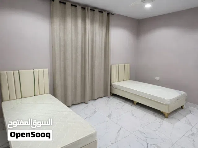 غرفه مع دوره مياه خاصه