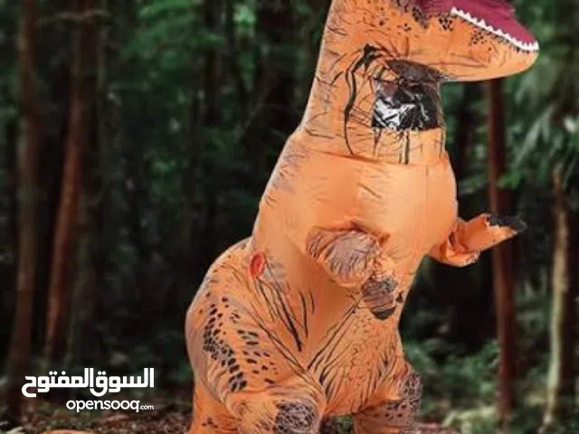 Selling a orange dinosaur costume with battery and items for all ageللبيع كوستيوم داينو ل كل الاعمار