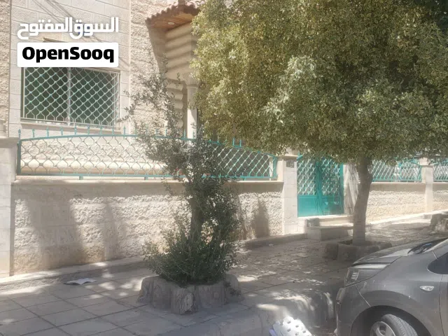 110 m2 3 Bedrooms Apartments for Rent in Zarqa Hay Ma'soom