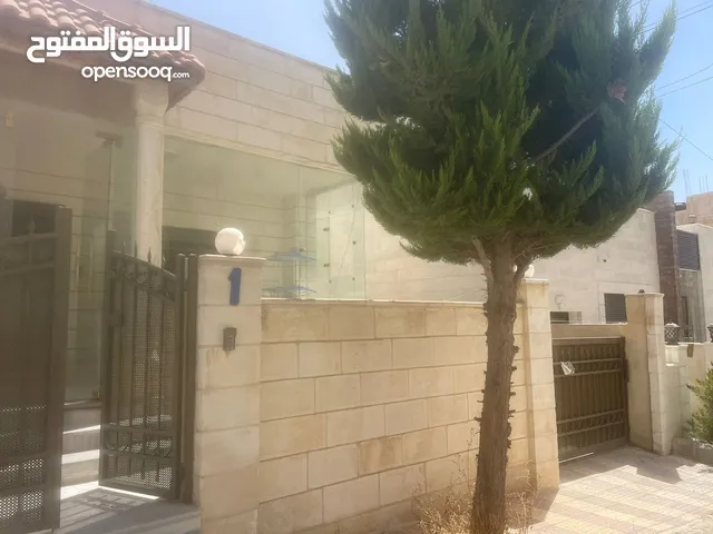 370 m2 More than 6 bedrooms Townhouse for Sale in Amman Shafa Badran