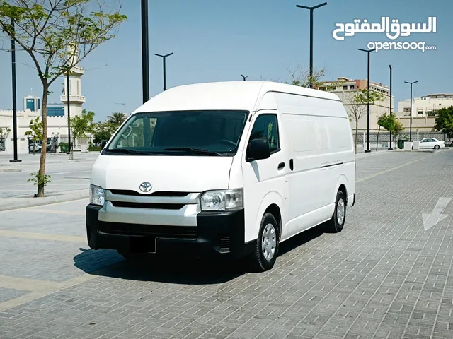 TOYOTA HIACE CARGO HIGHROOF