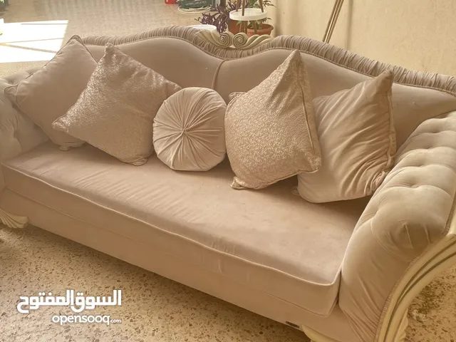 صالون مستعمل بكرسيه