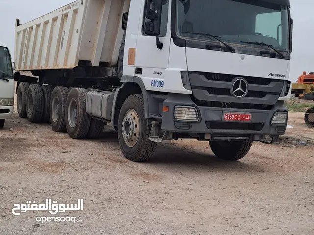 Tractor Unit Mercedes Benz 2015 in Dhofar
